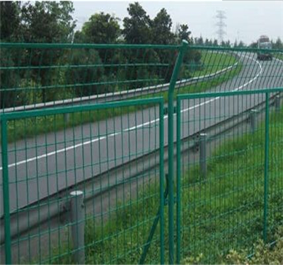 公路護欄網(wǎng)02.jpg